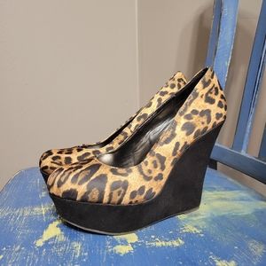 Brash Leopard Print Suede Wedge Heels Mob Wife Womens Size 8.5